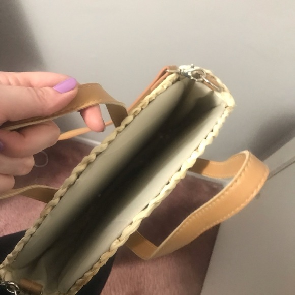 Round Rattan/Woven Type Purse - Picture 3 of 3